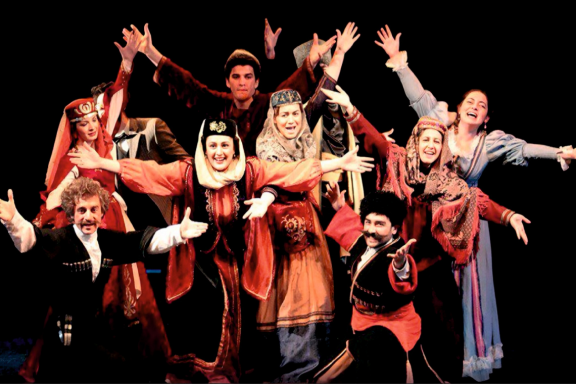 Спектакль «Ханума»